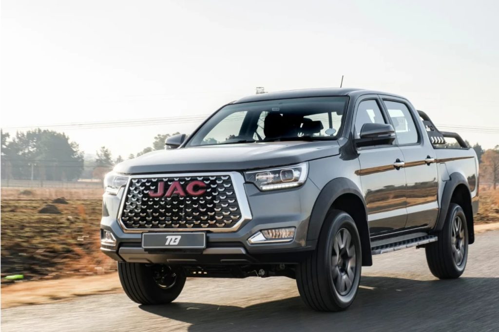 JAC T8 Double Cab Exterior